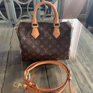 (Sold) Louis Vuitton Speedy Bandoulière 25 in Monogram canvas